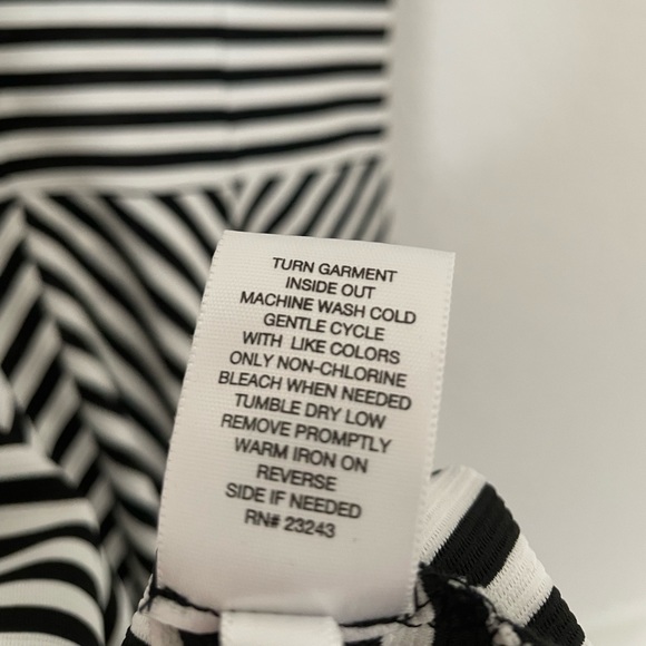 NWT New York & Co Black + White Striped Sleeveless Dress XS - Picture 5 of 6